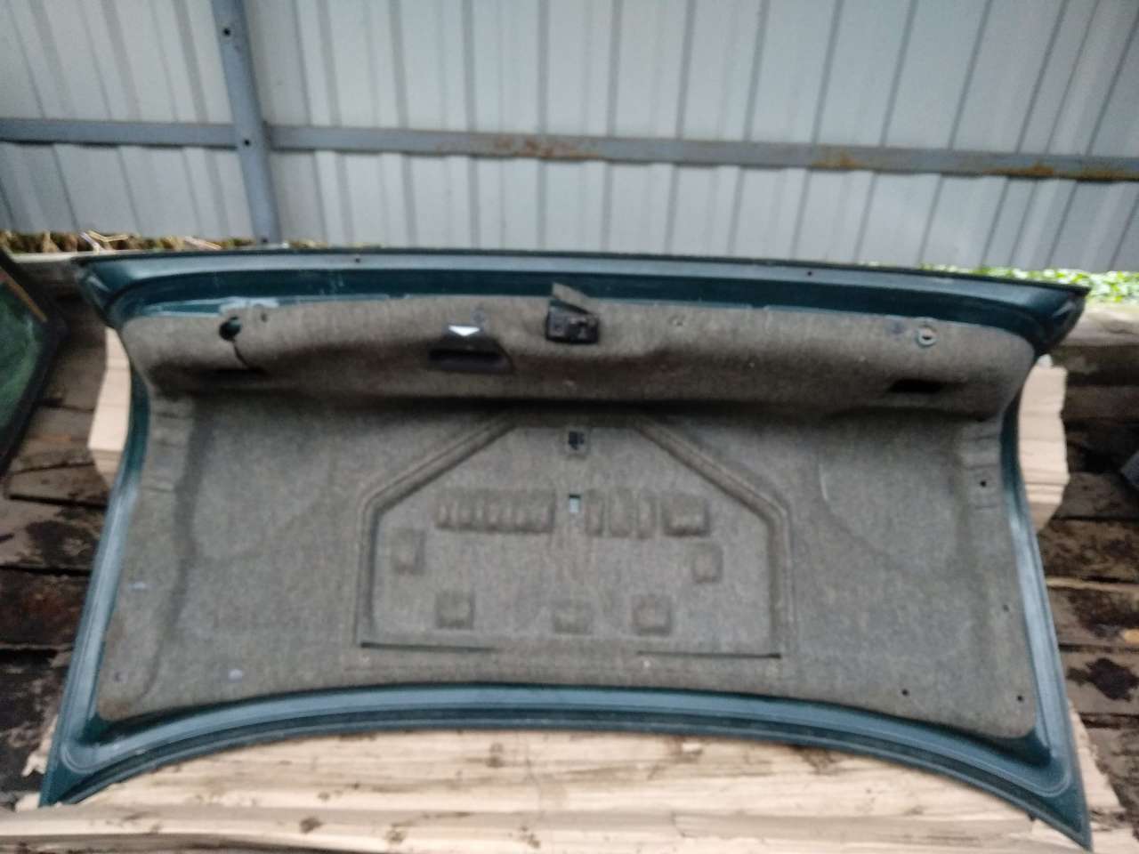 Крышка (дверь) багажника